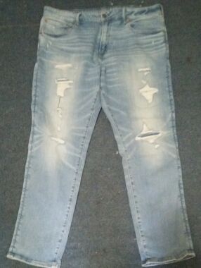 American Eagle Outfitters Light Distressed 38x32 Athletic Fit Prestine Con🔥🔥🔥